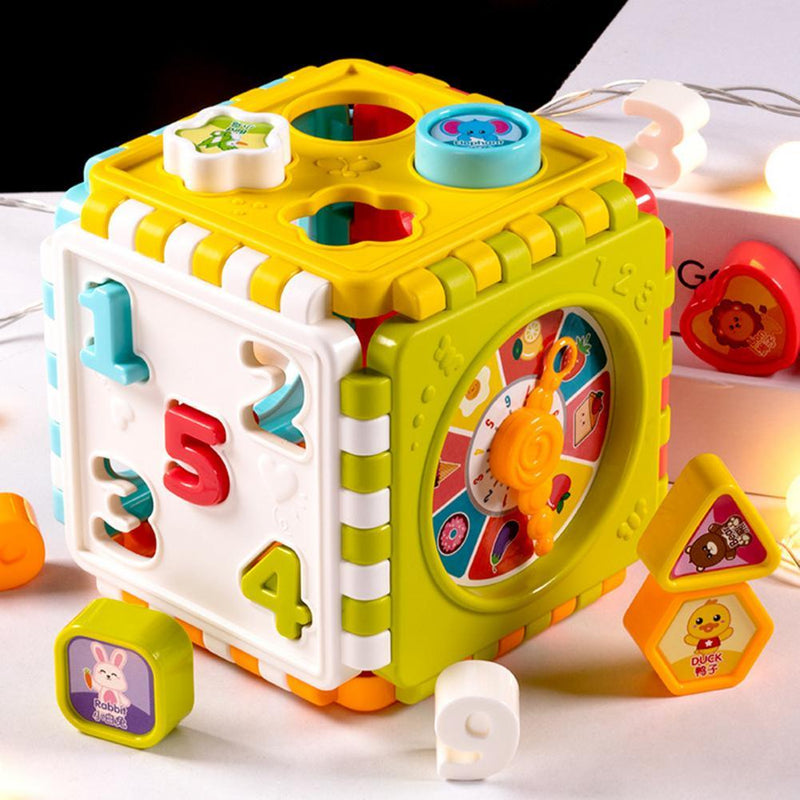 Cubo Montessori de atividade de bebê